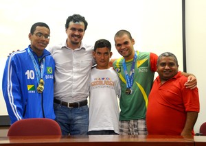 Assinatura da Lei de Incentivo ao Esporte Acre pelezinho daniel zen (Foto: Nathacha Albuquerque) Assinatura da Lei de Incentivo ao Esporte Acre pelezinho daniel zen (Foto: Nathacha Albuquerque)