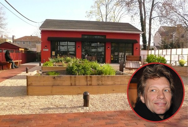 Bon Jovi abriu o Soul Kitchen, em Nova Jersey, em 2011 e serve típica comida americana (Foto: Getty Images / Divulgação)