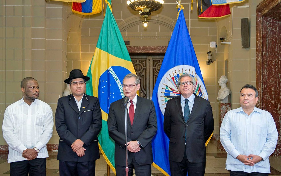 O representante do Brasil na OEA, José Luiz Machado e Costa (centro), assumiu como novo presidente do Conselho (Foto: Juan Manuel Herrera / OEA)