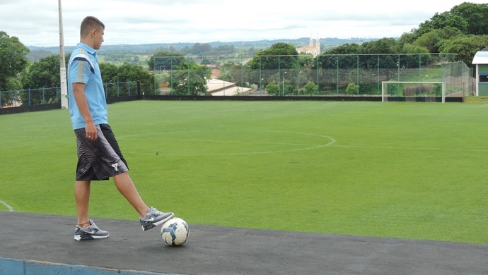 De volta às origens, João Pedro se recorda do avô e fala da vida nova