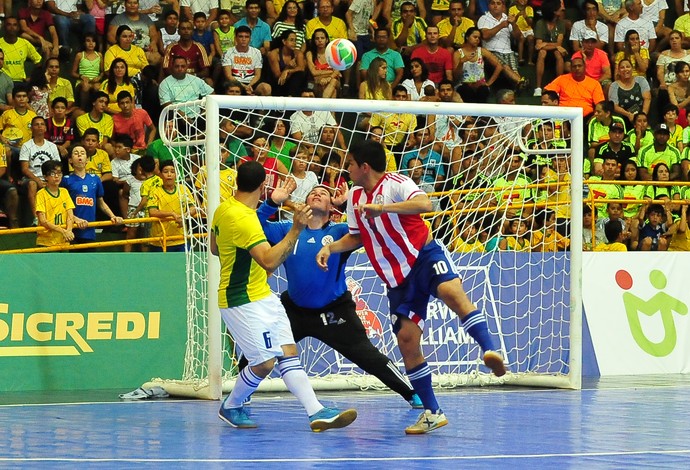 Brasil x Paraguai - Grand Prix de Futsal (Foto: Ricardo Artifon/CBFS)