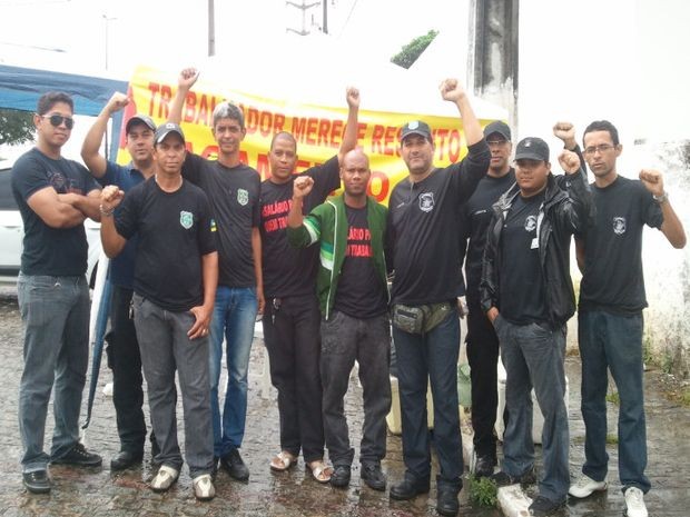 Agentes de medidas socioeducativas entram no 2º dia de greve em SE (Foto: Marina Fontenele/G1)