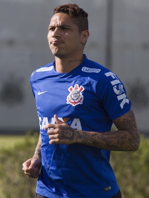 Corinthians aguarda volta de Guerrero para retomar negociação de contrato