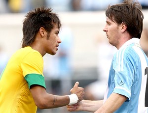 Neymar e Messi na partida do Brasil contra a Argentina (Foto: Mowa Press)