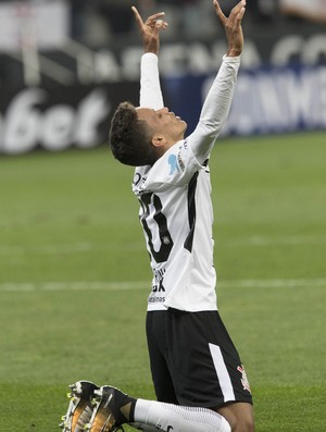 Vilaron elogia Pedrinho e zelo do Timão com o garoto: 