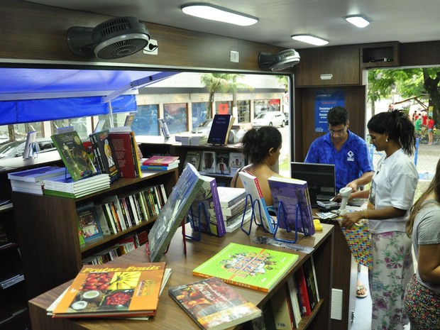 G1 - Livraria móvel da Unesp chega a Rio Preto com cerca de seis mil ...