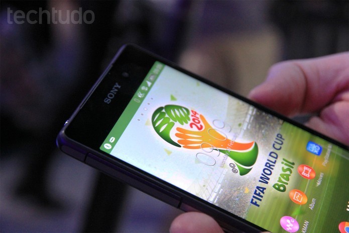 A tela do Xperia Z2 é maior (Foto: Isadora Díaz/TechTudo)