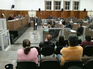 Vereadores aprovaram verbas durante sessão na Câmara de Itapetininga (Foto: Cláudio Nascimento/TV TEM)