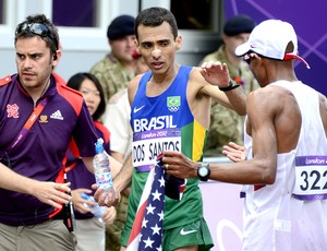 Marilson dos Santos no final da maratona das Olimpíadas (Foto: AFP)