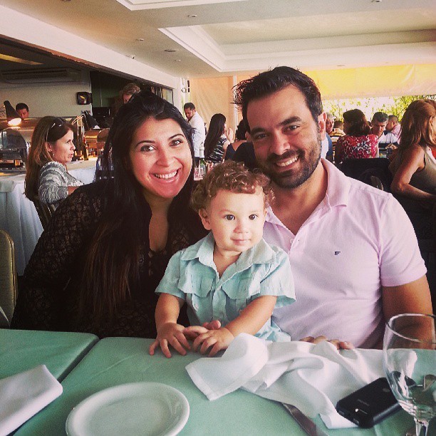 Priscila Pires e a família (Foto: Instagram/ Reprodução)