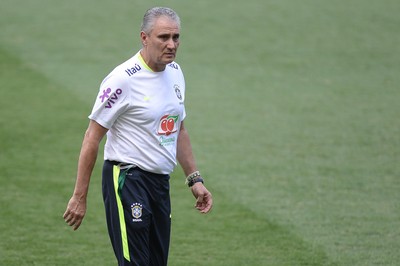 Tite, durante treino da seleção brasileira em Belo Horizonte (Foto: Pedro Martins / MoWA Press)