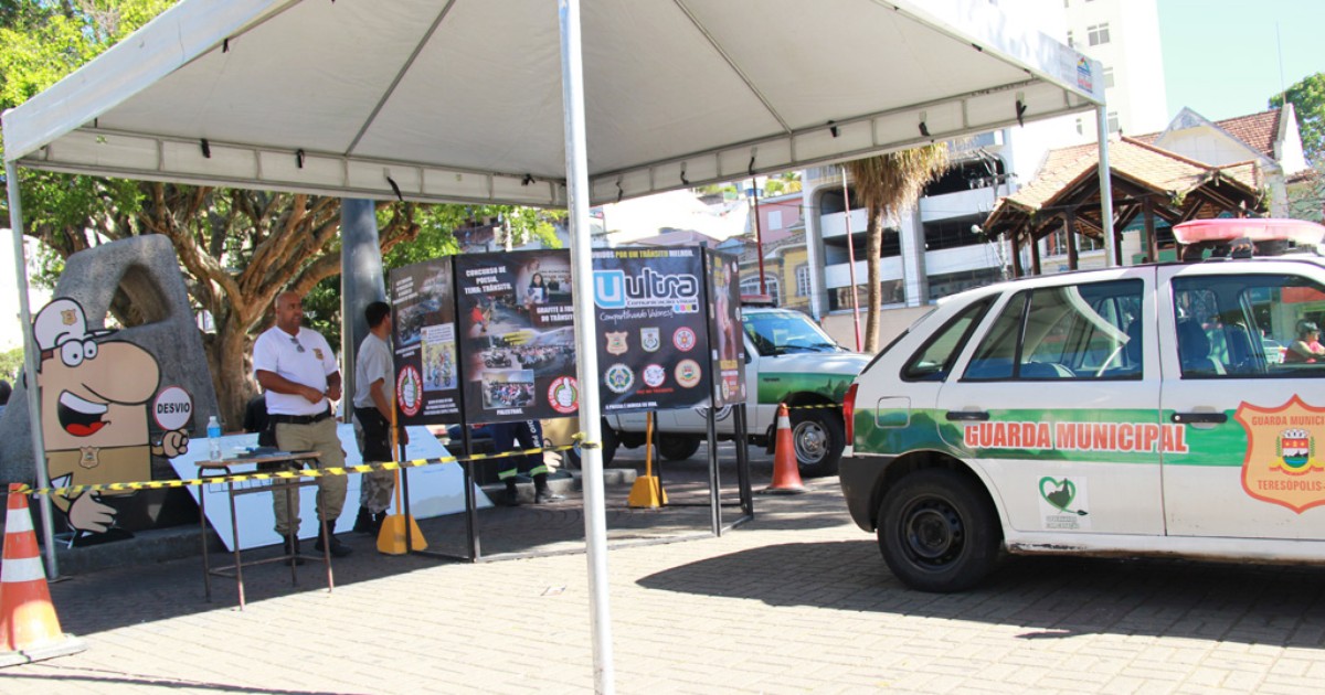 Exposição em Teresópolis, RJ, busca a conscientização no trânsito - Globo.com