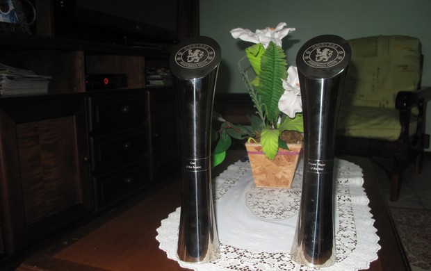 Troféus Ramires entrevista Sportv News (Foto: Luiz Guilherme Freitas) Troféus Ramires entrevista Sportv News (Foto: Luiz Guilherme Freitas)