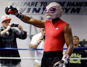 Bernard Hopkins alien mascara boxe (Foto: AP)
