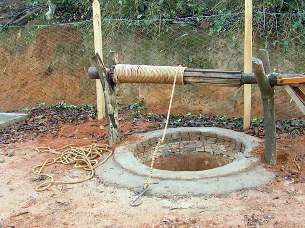 Falta de água faz aumentar serviço de cisterneiros no Sul de Minas (Foto: Reprodução EPTV)