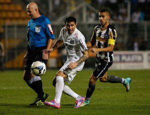 gabriel mena santos x botafogo (Foto: ALE VIANNA/BRAZIL PHOTO PRESS/Agência Estado) gabriel mena santos x botafogo (Foto: ALE VIANNA/BRAZIL PHOTO PRESS/Agência Estado)