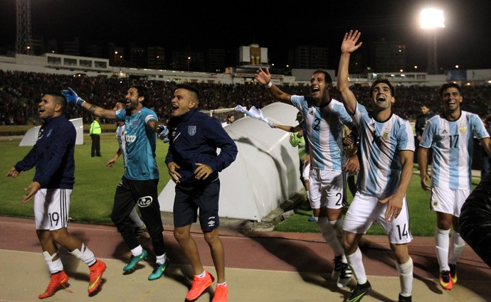 Atlético Tucumán comemoração (Foto: Reuters)