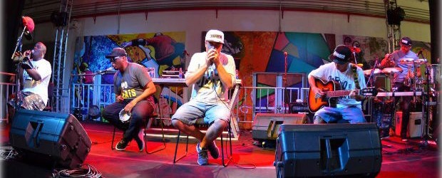 Banda de rap Inquérito se apresenta no Flipoços  (Foto: Marcio Salata)