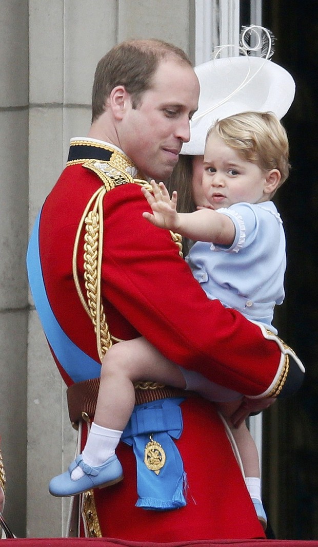 Principe William e príncipe George (Foto: Reuters)