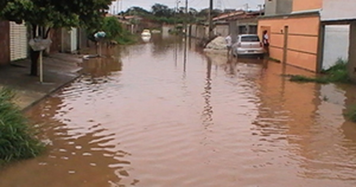 G1 Chuva traz prejuízos e transtornos à população de Sete Lagoas, em MG notícias em Minas Gerais