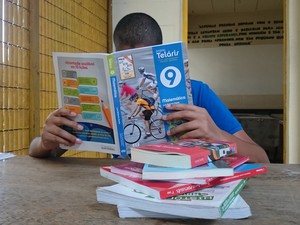 Para fazer vestibular, jovem estudou por conta própria (Foto: Caio Gomes Silveira/ G1) Para fazer vestibular, jovem estudou por conta própria (Foto: Caio Gomes Silveira/ G1)