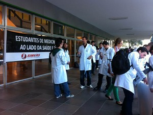 Ação é realizada no Hospital de Clínicas, em Porto Alegre (Foto: Camila Martins/RBS TV)