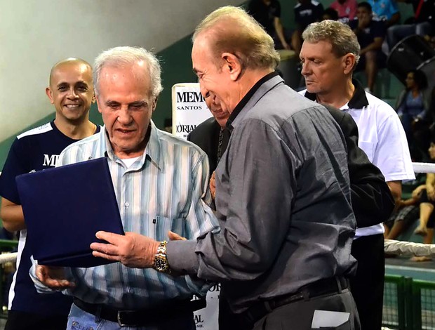 Eder Jofre recebe homenagem boxe (Foto: Divulgação / Federação Paulista de Boxe ) Eder Jofre recebe homenagem boxe (Foto: Divulgação / Federação Paulista de Boxe )