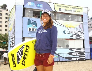 Isabela de Sousa busca repetir o título da etapa brasileira do circuito mundial de bodyboard (Foto: Pedro Monteiro)
