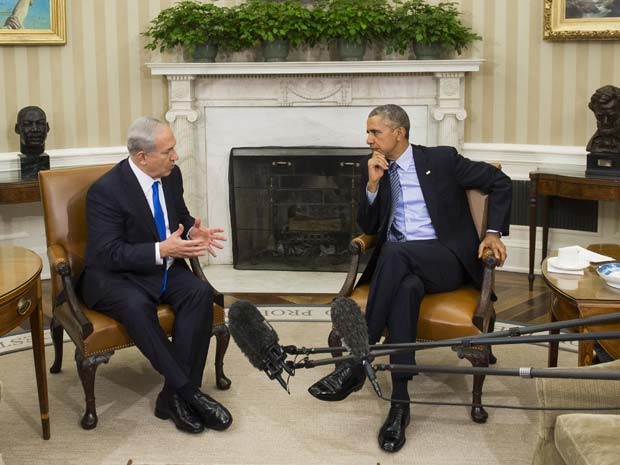O presidente americano Obama recebe o premiê israelense Benjamin Netanyahu nesta segunda-feira (9) na Casa Branca (Foto: AFP PHOTO / SAUL LOEB)