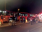 Acidente entre dois ônibus deixa 12 pessoas com ferimentos leves no DF