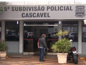 Autor do homicídio foi preso em flagrante e levado para a 15ª SUbdivisão Pocicial de Cascavel (Foto: Reprodução RPCTV)