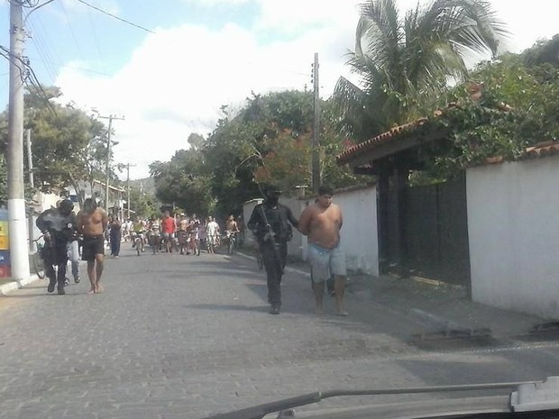 Traficantes foram presos em casa de luxo no bairro Capão, em Búzios (Foto: Bebeto Karolla / Folha de Búzios)