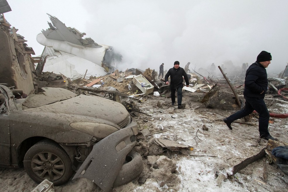 [Internacional] Avião de carga turco cai no Quirguistão; há ao menos 37 mortos Quirguistao3