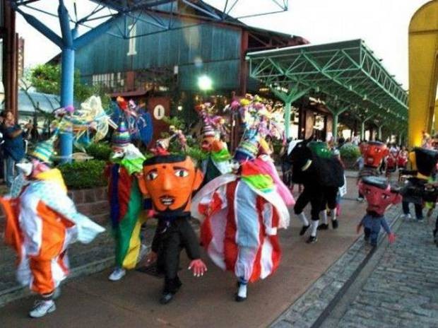 Além do Boi Veludinho, mascarados e cabeçudos animam o cortejo pelo aniversário de Belém. (Foto: Divulgação)