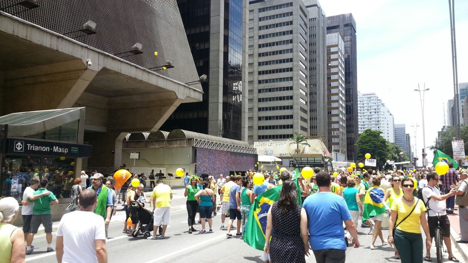 Manifestantes se concentraram na Avenida Paulista