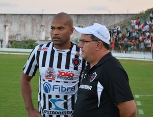 lenílson, meia lenílson, meia do botafogo-pb, Almeidão, João Pessoa, Paraíba (Foto: Phelipe Caldas, Globoesporte.com/PB)