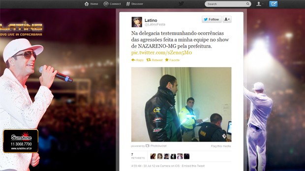 Cantor Latino postou no Twitter fotos da equipe na delegacia (Foto: Reprodução Twitter)