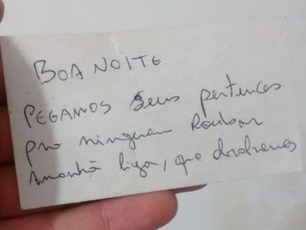 Jovem deixa carro aberto e encontrou bilhete de rapaz que o ajudou (Foto: Igor Bezerra / Aqruivo pessoal)