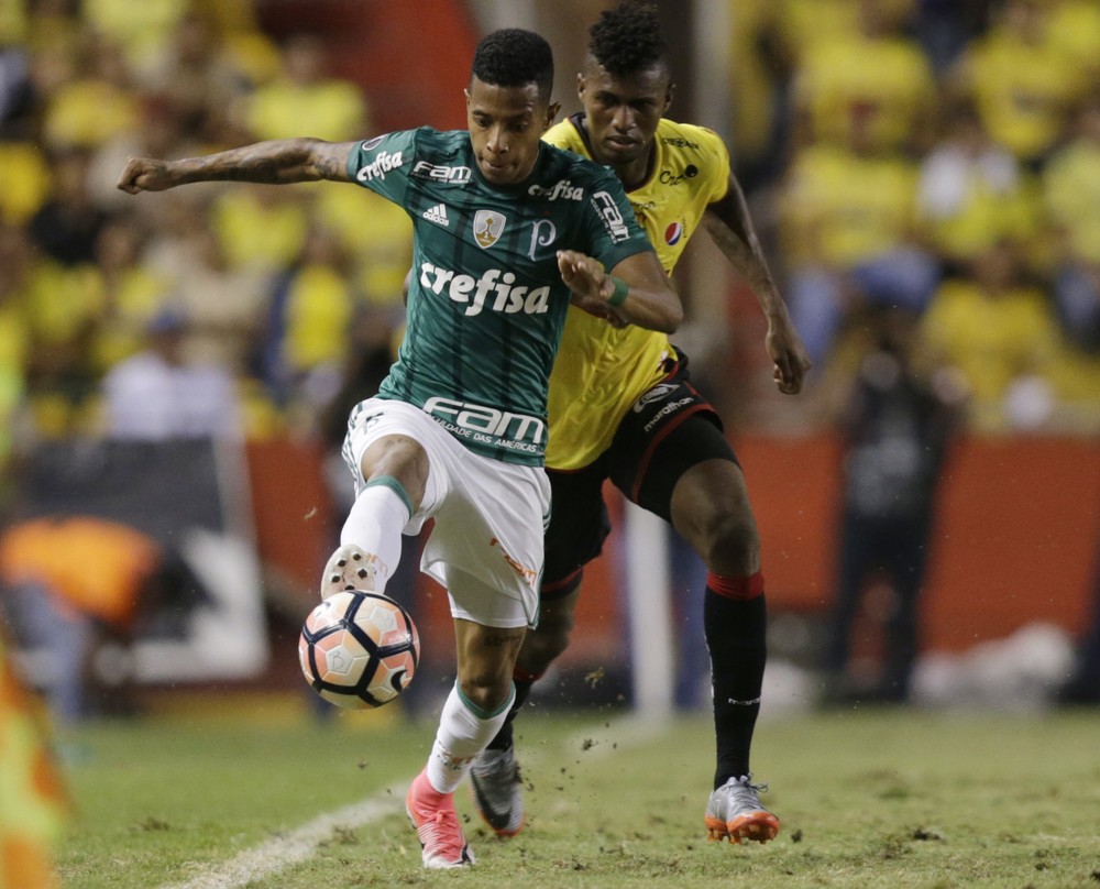  Palmeiras sofre gol nos acréscimos e perde para o Barcelona em Guayaquil