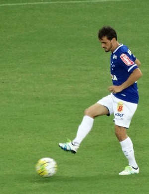 Lucas, lateral do Cruzeiro (Foto: Rafael Araújo)