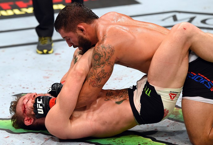 Conor McGregor e Chad Mendes UFC 189 (Foto: Getty Images)