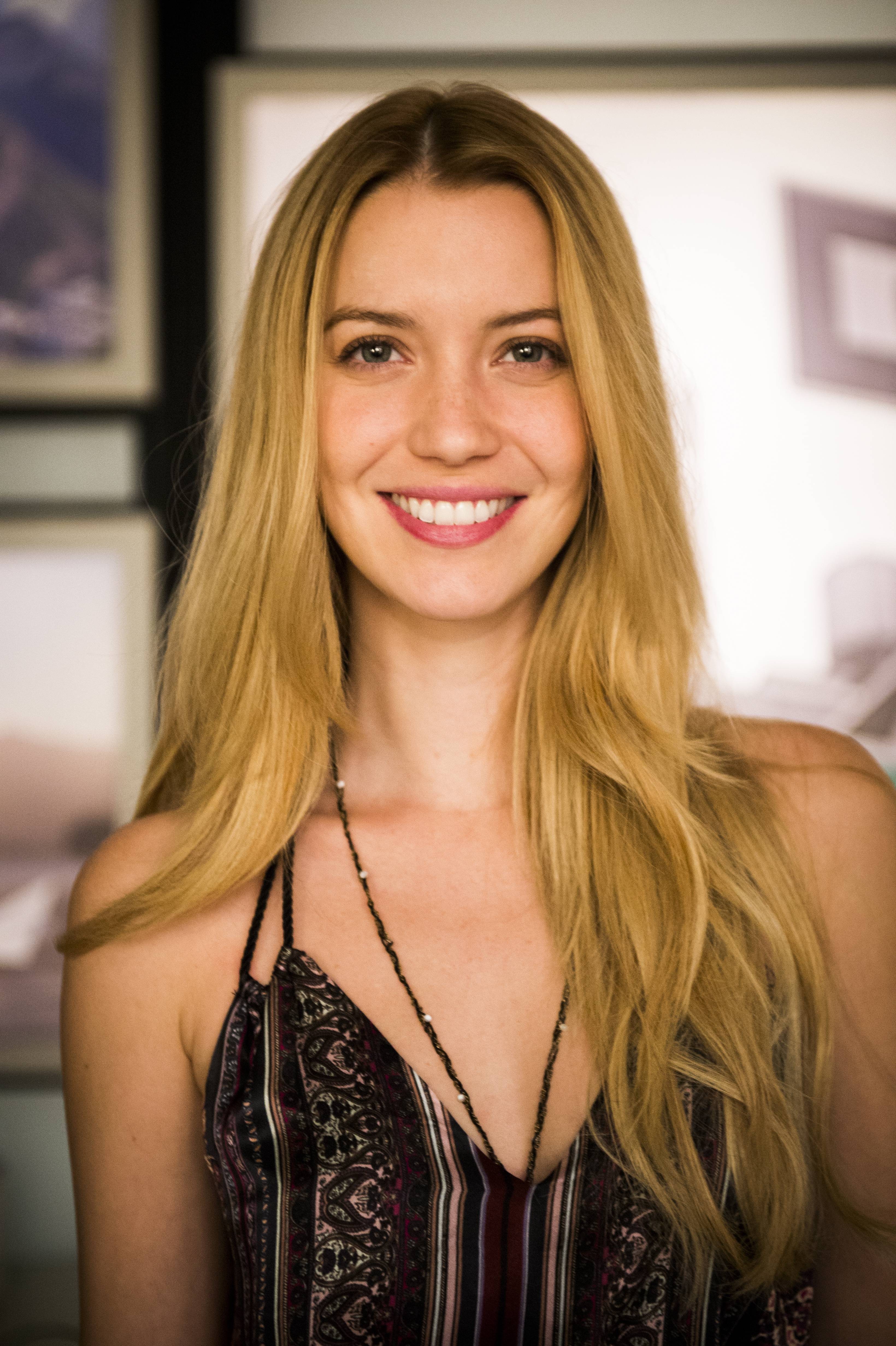 Veja Nathalia Dill como a Júlia de 'Rock story', próxima novela das 19h