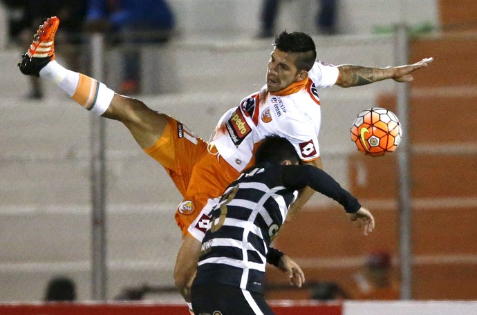 Após lesão feia, atacante do Cobresal espera levar três semanas para voltar