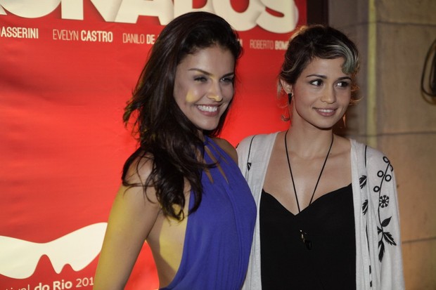 Nanda Costa e Paloma Bernardi em evento de cinema no Rio (Foto: Isac Luz/EGO)