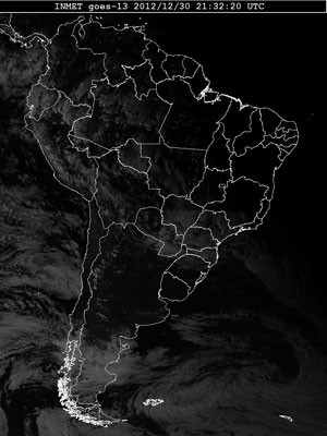Imagem de satélite mostra nuvens sobre o Paraná (Foto: Reprodução/Inmet)
