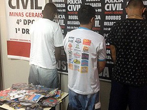 Polícia Civil apreende mídias falsificadas em Juiz de Fora (Foto: Assessoria Polícia Civil/Divulgação)