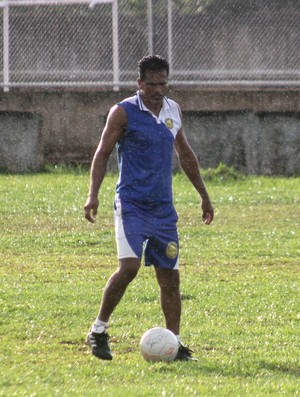 Jogadores do Plácido de Castro fazem treino físico no Ferreirão (Foto: João Paulo Maia)