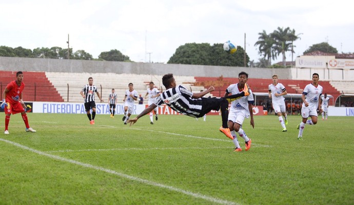 Santos x Penapolense, Copa SP 2015, em Lins (Foto: J. Serafim)