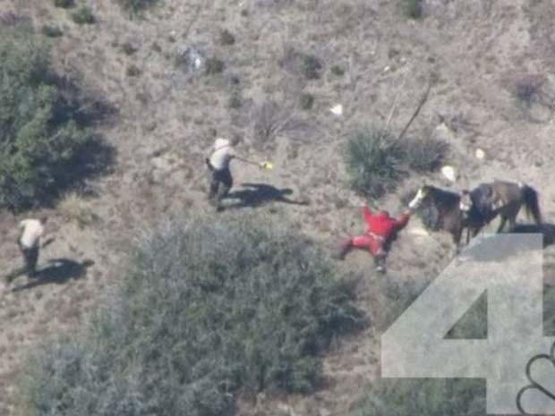 Imagens da KNBC-TV mostra perseguio policial em Apple Valley, na Califrnia (Foto: AP Photo/KNBC-TV)