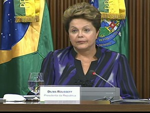 Dilma Rousseff dá coletiva sobre o resultado da reunião com prefeitos e governadores/GNews (Foto: Reprodução Globo News)